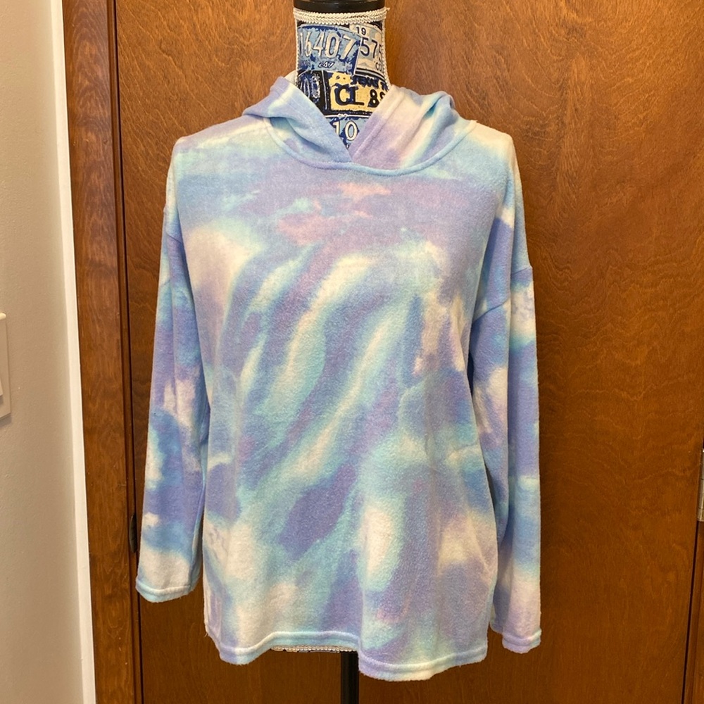 CENY  hoodie size small